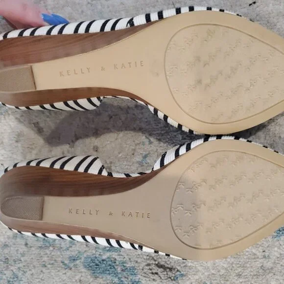 Kelly & Katie Womens Fassi Shoe Pointed Toe Ivory Black Stripes Wedge Heels - Picture 9 of 10